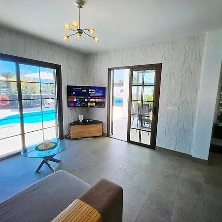 Luxury Sea View Pool And Air Conditioning