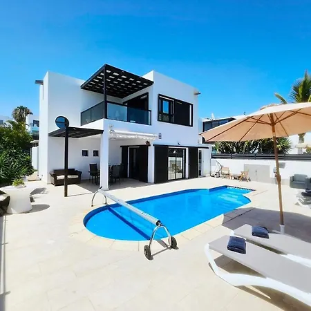 Luxury Sea View Pool And Air Conditioning Villa